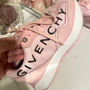 Givenchy beautiful tennis